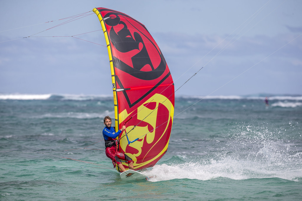 passion mk7 windsurfing karlin nafukovaci kite novy red yellow black